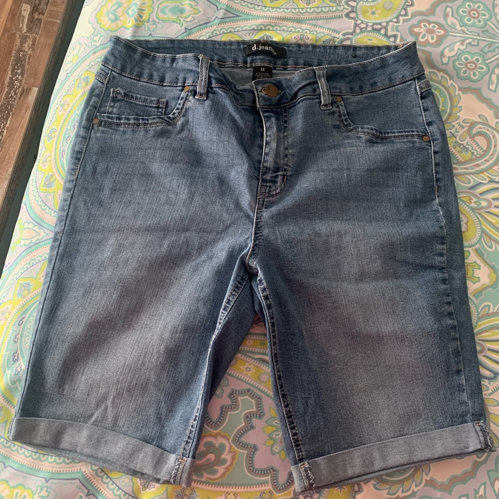Sz 14 Bermuda Jean Shorts